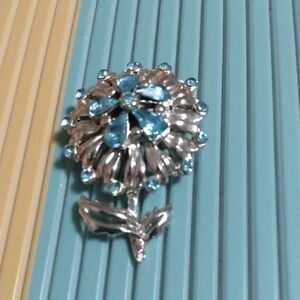 Rhinestone Silver Blue Large Daisy Lapel Pin Brooch